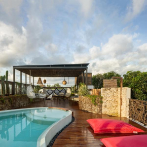 Fantastic 6BR Luxury Penthouse Villa 12ppl Rooftop Pool & Bathtub